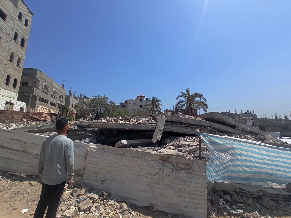 Yanis_ibrahim_'s tweet photo. A new morning rises...
The same place,
The same tents,
The same hunger pains,
The same hardship in carrying water,
The same genocide...
Yet the heart still holds hope that this will end.
Help us.
https://t.co/Erye0PkZh0 https://t.co/9i8l3qygfG