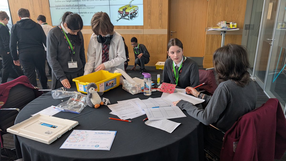 St Ninian's Physics tweet media