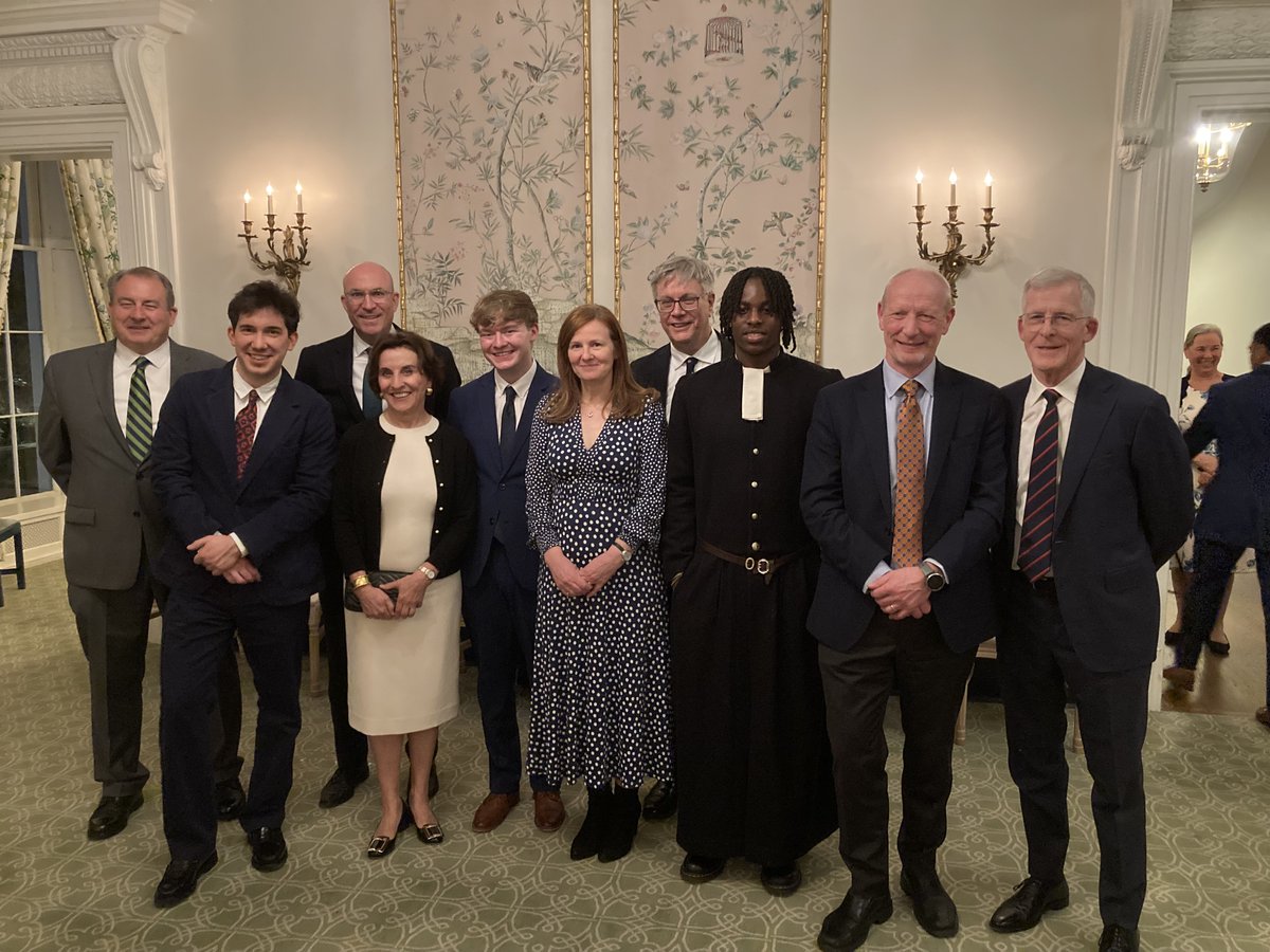 Sponsored by Friends of Christ’s Hospital, The Transatlantic Schools Exchange Dinner took place this month at the Mt.Vernon Club in Baltimore Maryland. The dinner welcomed two CH students who attend schools in Baltimore for a month, while living with an American host family.