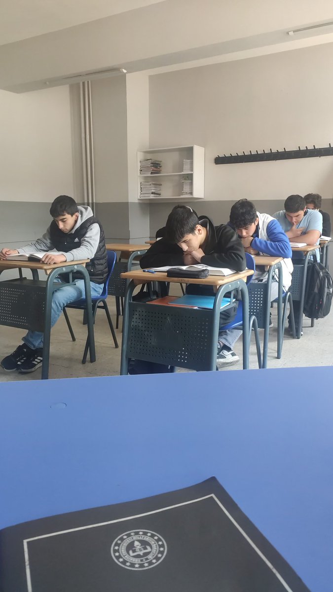 Ataturkmtalsshr's tweet photo. Öğrenci, aile ve okul iş birliği ile; Sivas’ta kitap okuma seferberliği sabah okulda başlıyor, akşam evde devam ediyor.
#SabahOkuldaAksamEvde 
#SivasOkuyor

@tcmeb
@Yusuf__Tekin
@valisimsek
@sivasmem
@erdogan_fatih66
@susehrimem 
@Erkanyldz_ https://t.co/OJftBeS9pW