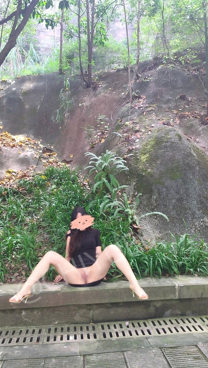 去小公园露出咯，一直有人经过好紧张🙈🙈
<a href="/luchu888888/">🌻反差婊露出精选集🌻（露出转推）</a> <a href="/Public_Catgirl1/">❤️露出反差文化大使❤️（露出转推）</a>