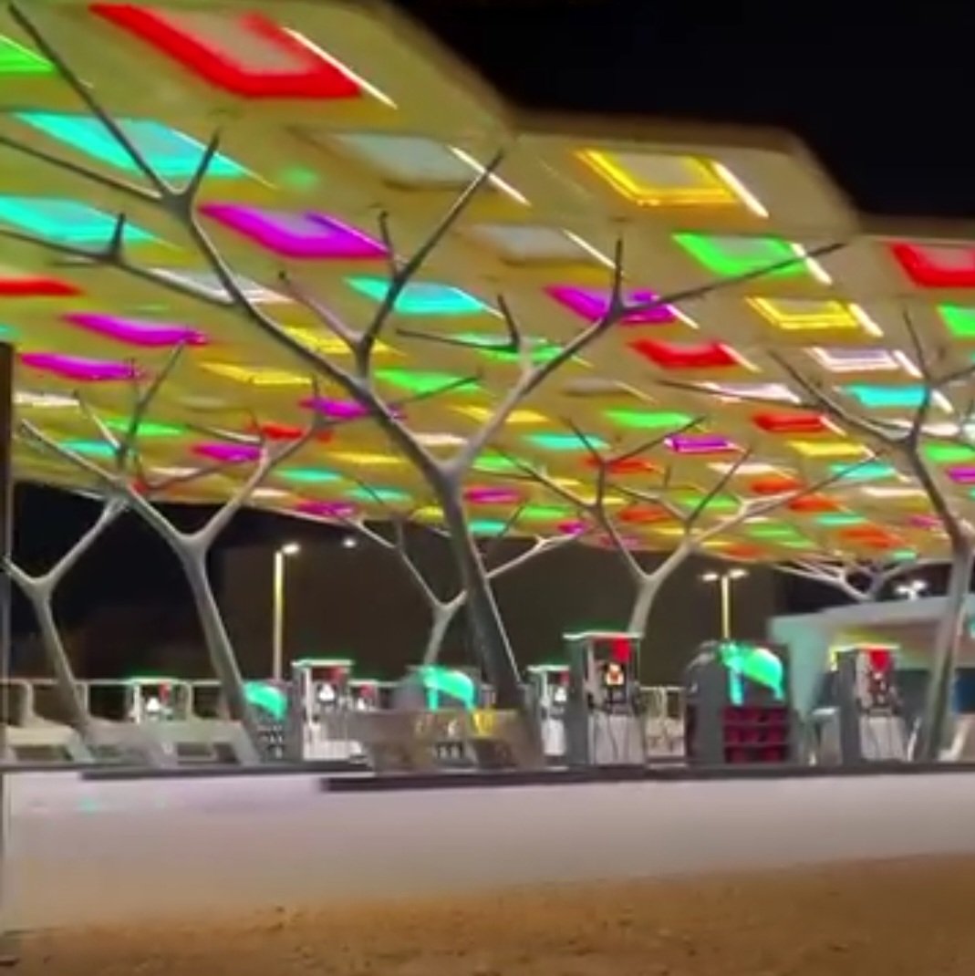 imranSa11984161's tweet photo. GAS STATION, ABU DHABI : This is all about Abu Dhabi. The Capital of wonderful things you get to see. Felt like a Disco Club as you enter the Gas Station. Unique vibe! #GasStation #UniqueVibe #ClubFeel #Capital #Immi76 #DubaliousDude #AbuDhabi #UAE🇦🇪 https://t.co/764BRHwaRY