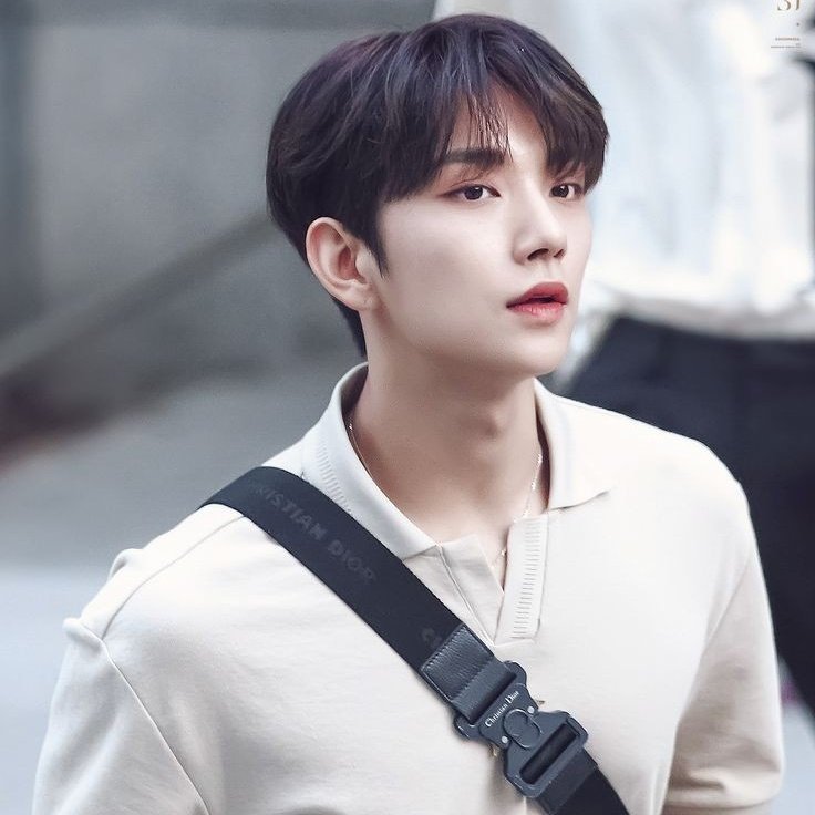 oliviaaatale8's tweet photo. Blinded  — seoksoo short au 

Gray (sm) likes to date older guys. He views them as mature, patient, and understanding. But, as he tries to get to know them, he starts to demand the same treatment that his best friend, Theo (who is two years older than him), gives him. https://t.co/H3Kfu4LqAU