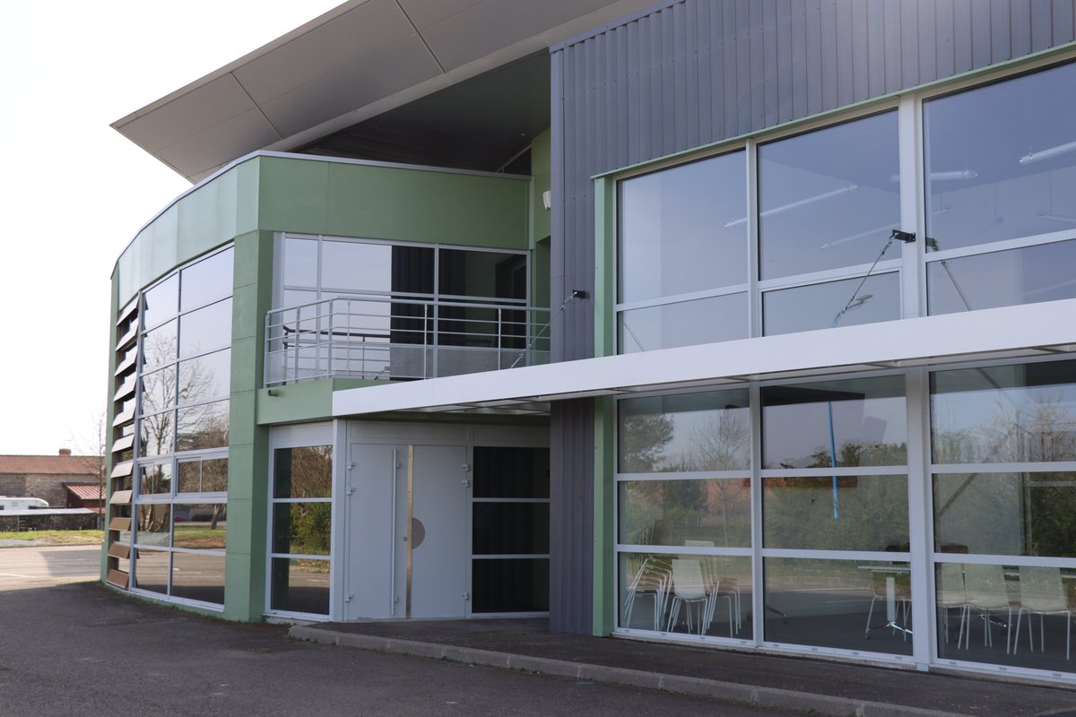 Vous cherchez un lieu pour #entreprendre, télétravailler ou organiser vos réunions dans un cadre professionnel et inspirant ?

📍 Implanté au cœur du #Gers, Le Générateur vous accueille à la croisée de plusieurs bassins #économiques 

En savoir ➕⤵️
cdcaag.fr/entreprendre/l…