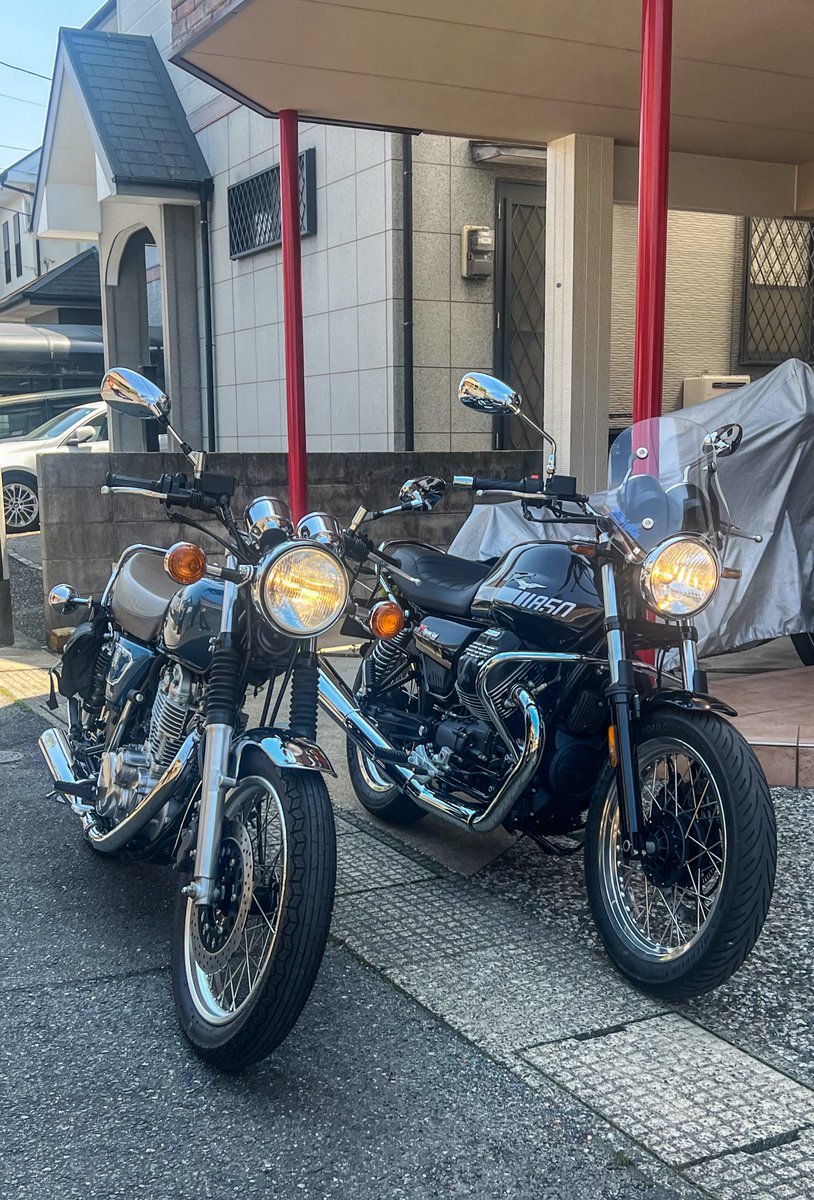 Rei5771's tweet photo. 5/4〜5日、このハロゲン2台でツーリング予定なので、オイル交換等のメンテナンスをちょこちょこっとやっておきました
準備万端!
#MOTOGUZZI
#V7Special
#SR400 https://t.co/6FeYy2lJS0