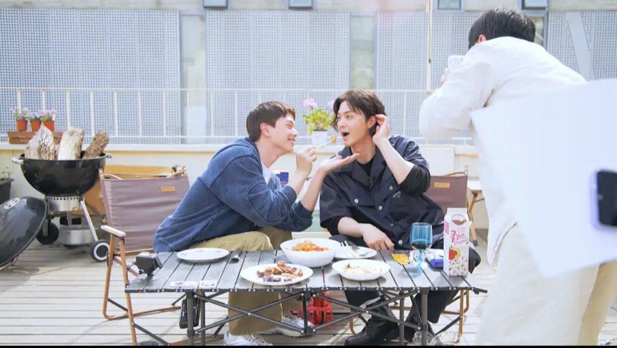 BTOBSupports's tweet photo. [UPDATE] There has been a schedule change: the release has moved from April 30th to May 1st at 7 PM KST. #YOOKSUNGJAE will appear alongside Kim Jihoon on the YouTube show <Successful Fan Training Center / Bias Camping> by TT STUDIO (티티 스튜디오)

https://t.co/RSImmyQjYi

#TheHauntedPalace #육성재 #귀궁
@YookSJ_official @BTOB_6SJ
