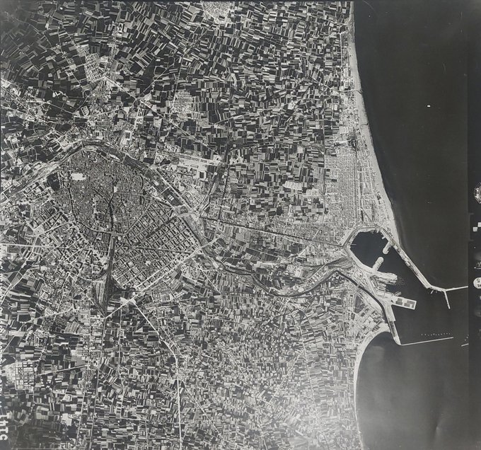 PassejantV's tweet photo. València, any 1956. https://t.co/iCSp6V87Qc