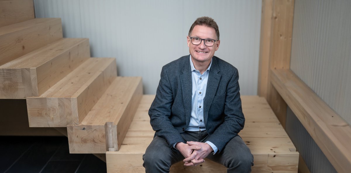 ⚡ «Wir müssen mehr Strom geben»: ADEV-Geschäftsführer @ThomasTribelhor spricht im @eenews über das Rekordjahr 2024 mit starkem PV-Zubau, Erfolgen bei Wind &amp; Wärme – und politischen Hürden.
🔗 Mehr dazu: ee-news.ch/de/article/559…