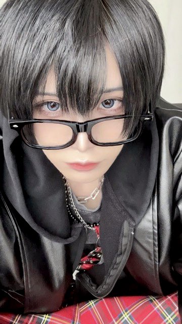 歌い手の中で一番かわいい男↓