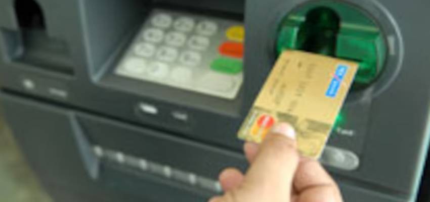 Khabarfast's tweet image. अब ATM से पैसे निकालना पड़ेगा महंगा, बैलेंस चेक समेत हर ट्रांजैक्शन पर लगेगा इतना चार्ज 

khabarfast.com/atm-rule-chang… 

#atm #rbi #atmtransaction #transactioncharges #atmtransactioncharges #atmrulechange #khabarfastdigital