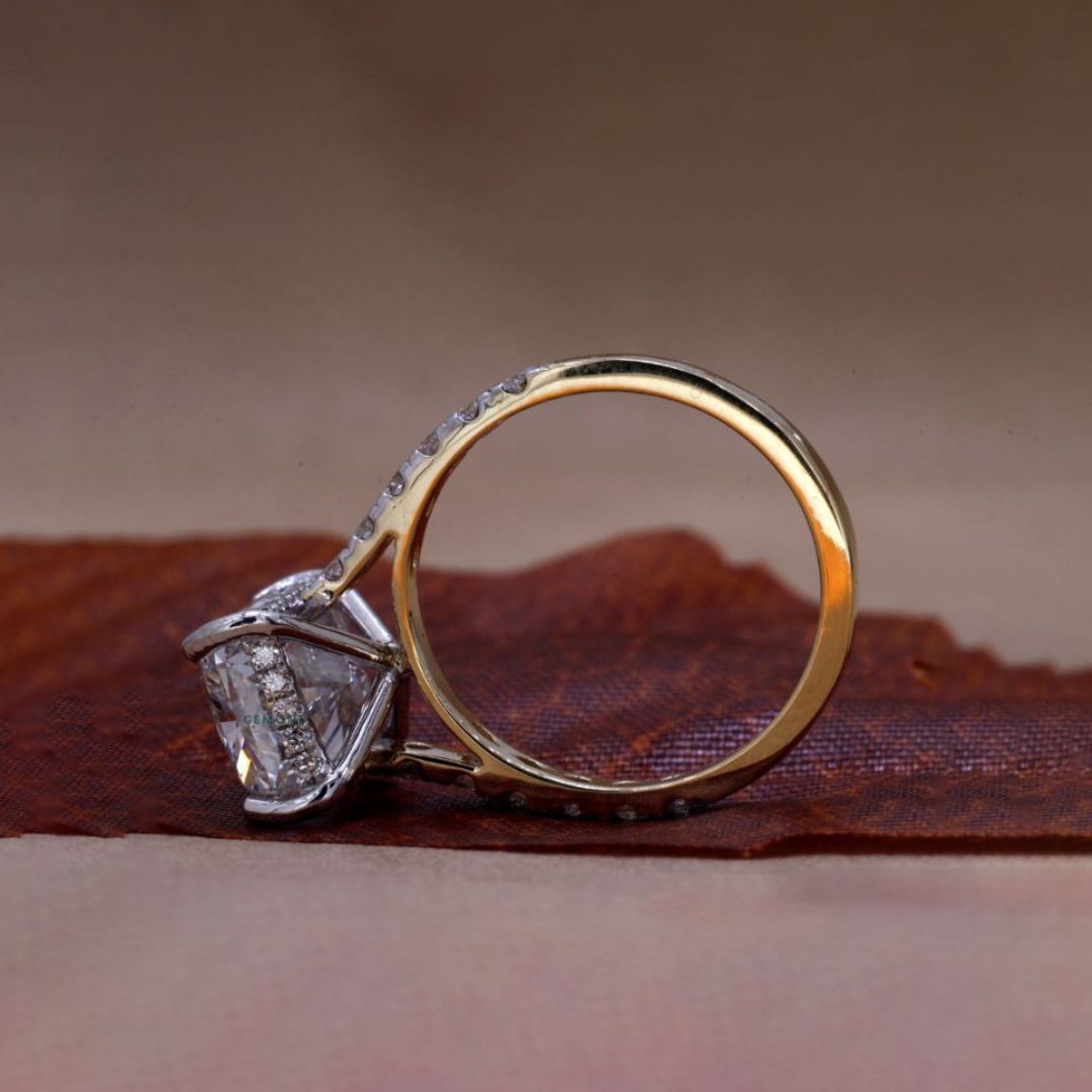 GemoneDiamonds's tweet photo. ✨3.50 CT Radiant-Cut Diamond | 18K Yellow Gold Setting Finished with a diamond-accented band for that extra brilliance. Elegance, precision, and sparkle—just the way it should be.📷<💍#RadiantCut #DiamondRing #GemoneDiamonds #CraftedToShine #LuxuryJewelry #diamondring #Everyone https://t.co/Y0Zv24caYv