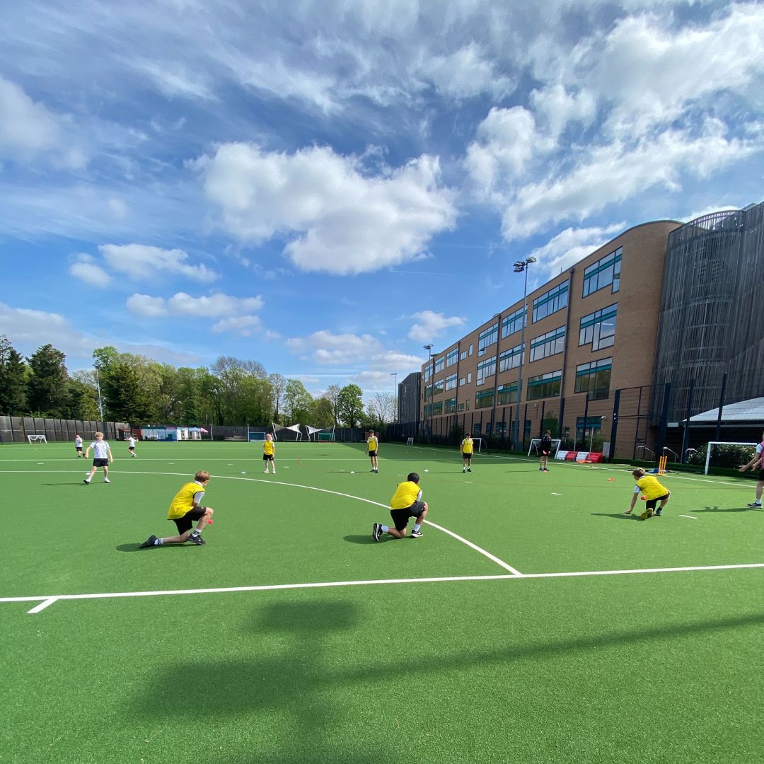 teddingtonschl's tweet photo. Year 8 have been working on their long barrier in preparation for Cricket season 🏏

#Teddington #TeddingtonSchool #ExcellentEducation #GlobalCitizens #HealthyLearners #FutureReady https://t.co/F1dDyJOnEH