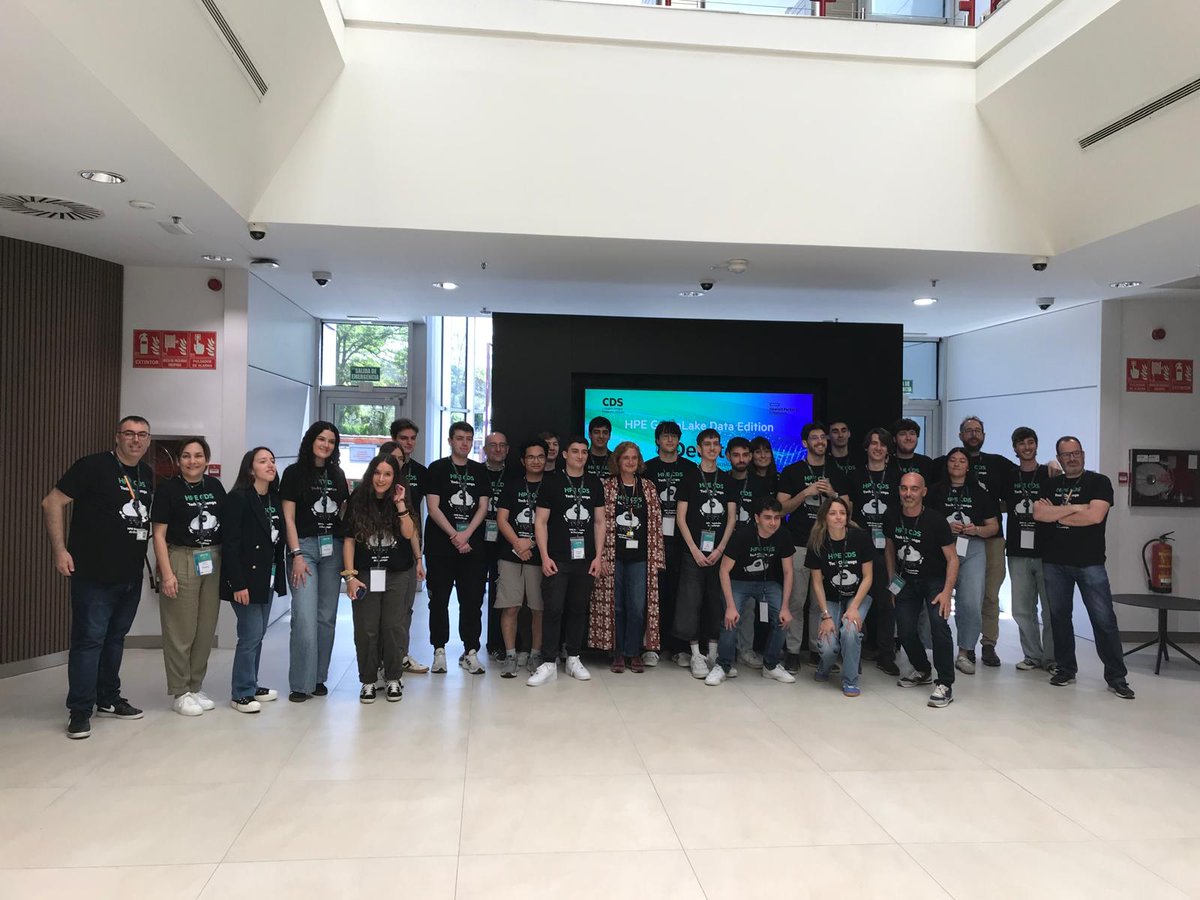 HPE_Espana's tweet image. 🎉 ¡Ya tenemos ganadoras del IV #TechChallenge de #HPE y @HPECDS_ES!
Enhorabuena al equipo de la @UDC_gal por su propuesta sobre gestión inteligente de datos urbanos y ODS 2030, que les lleva a ganar la competición y prácticas en HPE. 🏆
Gracias a @AlfredoYepez_ y…