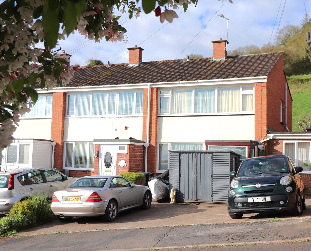 A well presented 4 bed extended family home to include an attached annexe enjoying wonderful coastal views and with gardens and parking. 

EPC E | CTax B | Freehold

📍Minehead 💷 Guide Price £285,000

📞 01643 706917

🌐 ow.ly/UcOf50VILwN

#WebbersEstateAgents