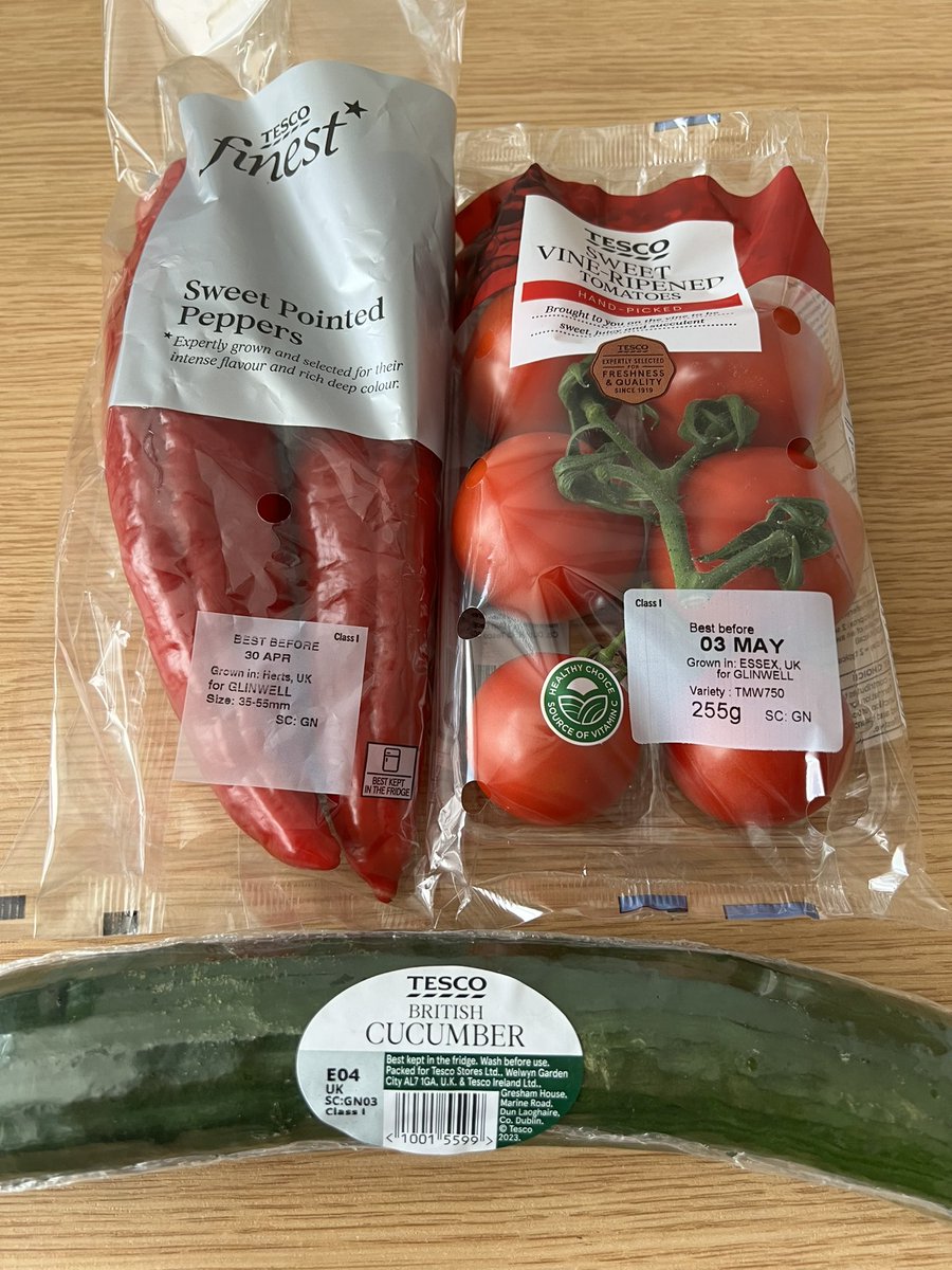 The Finest Lea Valley produce grown in Essex &amp; Hertfordshire 

Ideal for a sunny weather salad.

#Backbritishfarming #Essex #Hertfordshire #salad