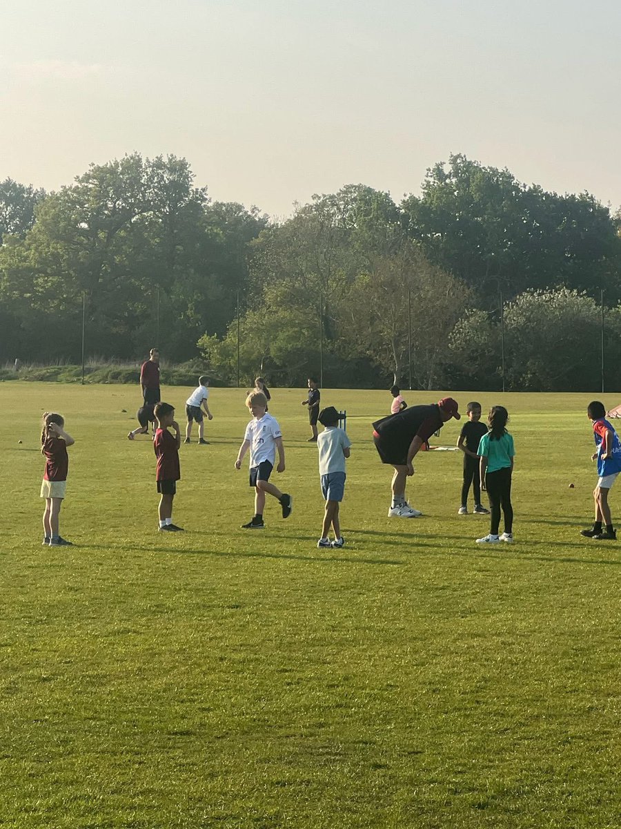 OldOwenscc's tweet photo. βοΈπ Monday nights are the best!
Our Junior OOs proudly displayed their brand new training tops!
What a fun session! π€©π₯³
ββββ
A BIG early thank you to the parents, coaches and helpers - the future is bright!!!
#OOYes https://t.co/XmEnCpryJy