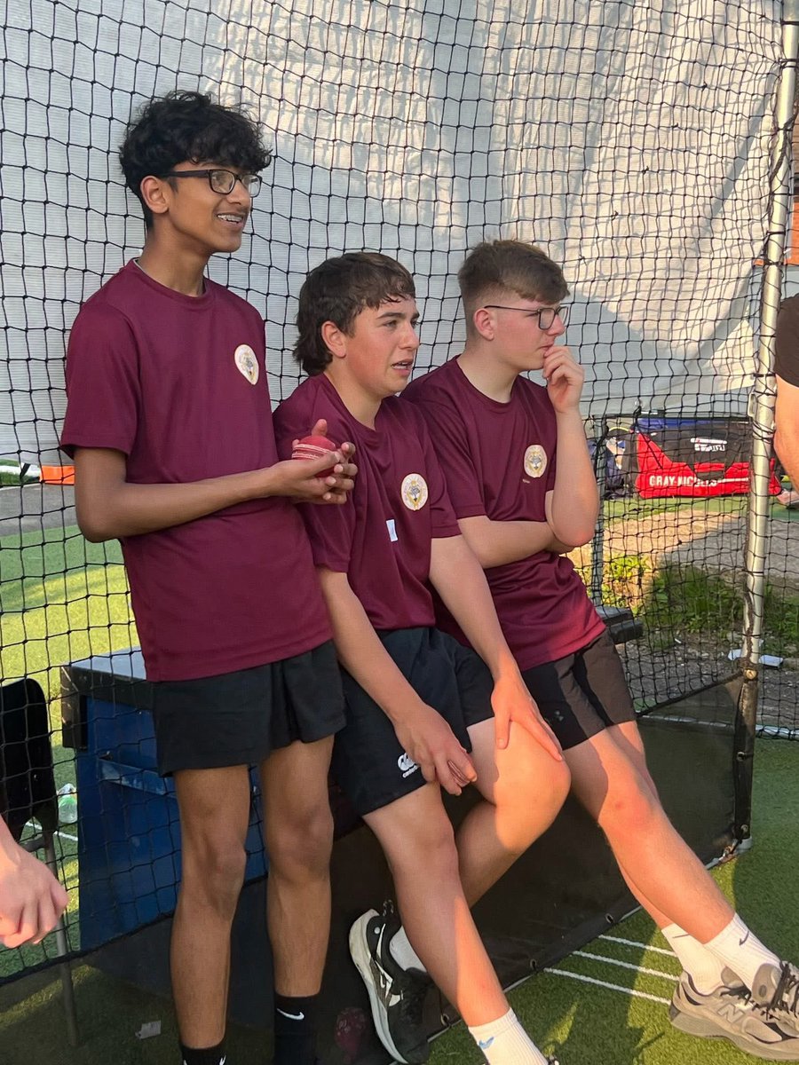 OldOwenscc's tweet photo. βοΈπ Monday nights are the best!
Our Junior OOs proudly displayed their brand new training tops!
What a fun session! π€©π₯³
ββββ
A BIG early thank you to the parents, coaches and helpers - the future is bright!!!
#OOYes https://t.co/XmEnCpryJy