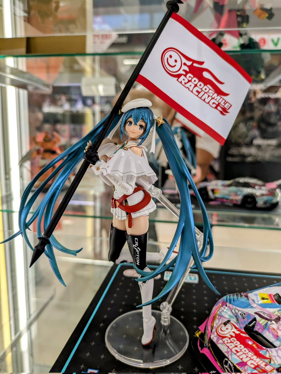 honkirin1919's tweet photo. サッカー観戦後、エディオン本店さんにグッスマコンテストの作品を持ってきました😸間に合って良かった😊👍👍👍ミクさんの横のメルセデスは雰囲気用に添えました😊
フレンドさんの作品も素晴らしかったです😍
#グッスマ #グッドスマイルカンパニー #エディオン本店 #レーシングミク #fightgsr https://t.co/sUpEokW3Za