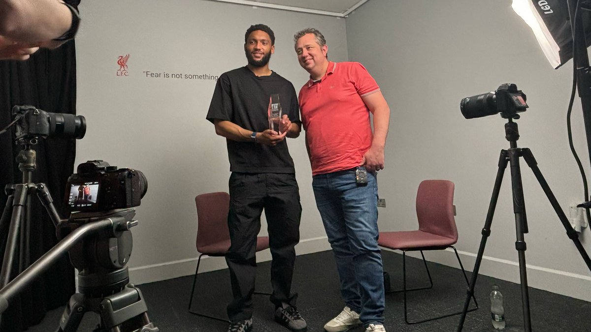 TheAnfieldWrap's tweet image. It's time for this year's TAW 'Embodiment of Liverpool FC' award...

We want to celebrate the player who most encapsulates what a Liverpool player should be…

🏆 Cast your vote for your 2024/25 winner here 👇
thewrap.typeform.com/to/mLTwayYQ