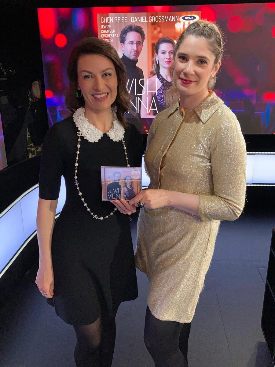 Marjorie Hache (@marjoriehache) on Twitter photo Operatic Soprano <a href="/ChenReiss/">Chen Reiss</a> has just released a new album alongside Daniel Grossman and the Jewish Chamber Orchestra of Munich entitled "Jewish Vienna" to celebrate artists and composers history has forgotten
Watch here:
france24.com/en/tv-shows/ar… <a href="/Artsf24/">arts24 – France 24</a> @france24 Operatic Soprano <a href="/ChenReiss/">Chen Reiss</a> has just released a new album alongside Daniel Grossman and the Jewish Chamber Orchestra of Munich entitled "Jewish Vienna" to celebrate artists and composers history has forgotten
Watch here:
france24.com/en/tv-shows/ar… <a href="/Artsf24/">arts24 – France 24</a> @france24