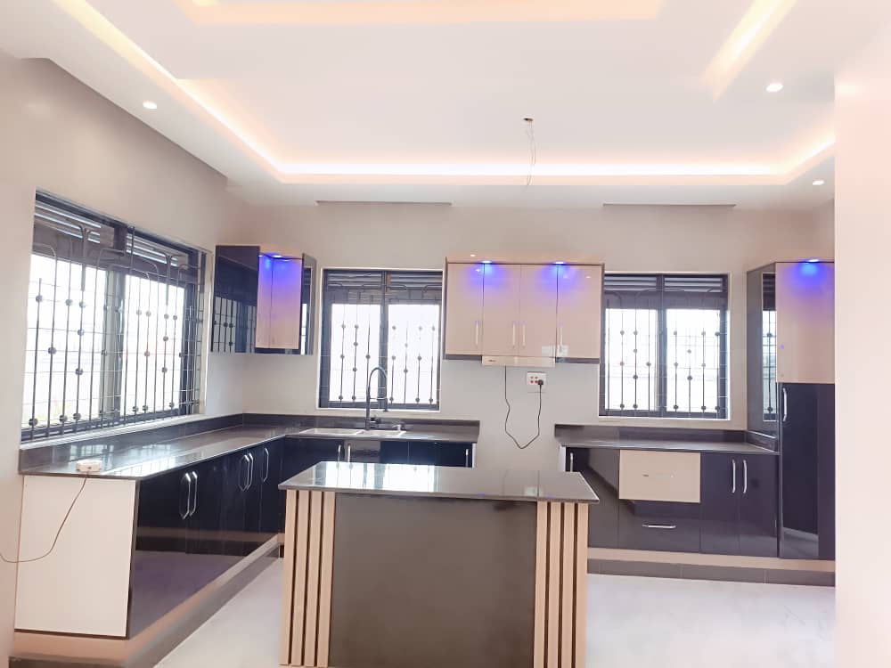 Community mutuwe ku business
Here for all your construction needs, project planning and management, property development and your residential homes 😊
We are a DM away🔥💯