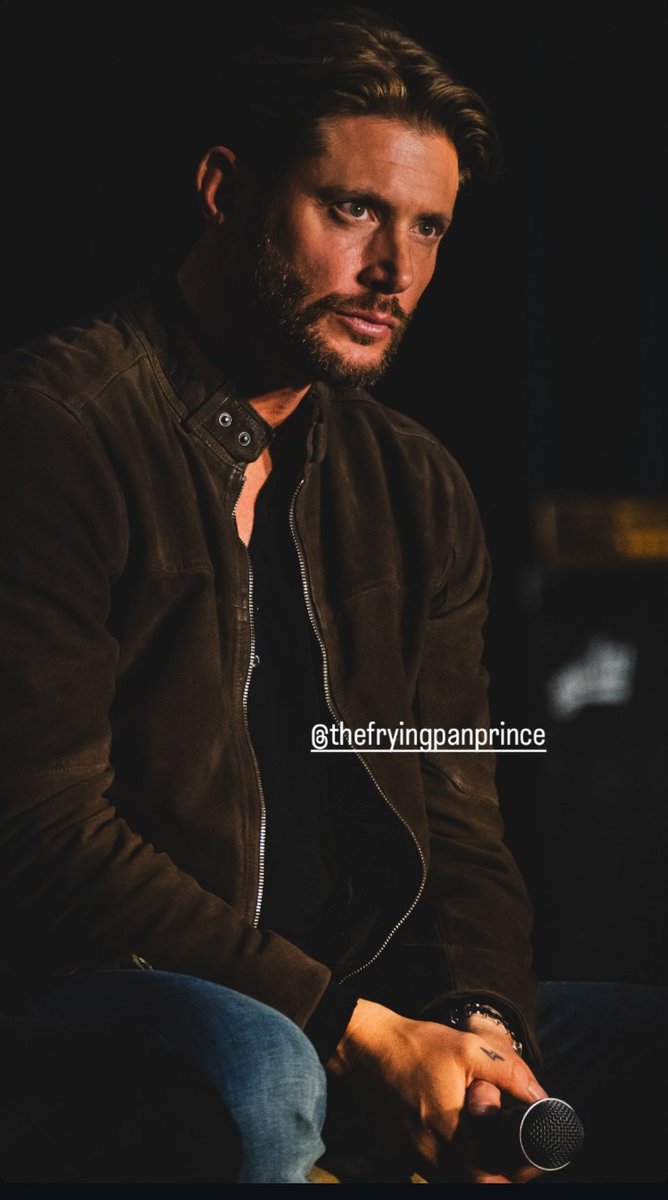 acklessunrise_'s tweet photo. Jensen Ackles, the man you are!🤌
#spnmin #JensenAckles https://t.co/1TG8WuMJof