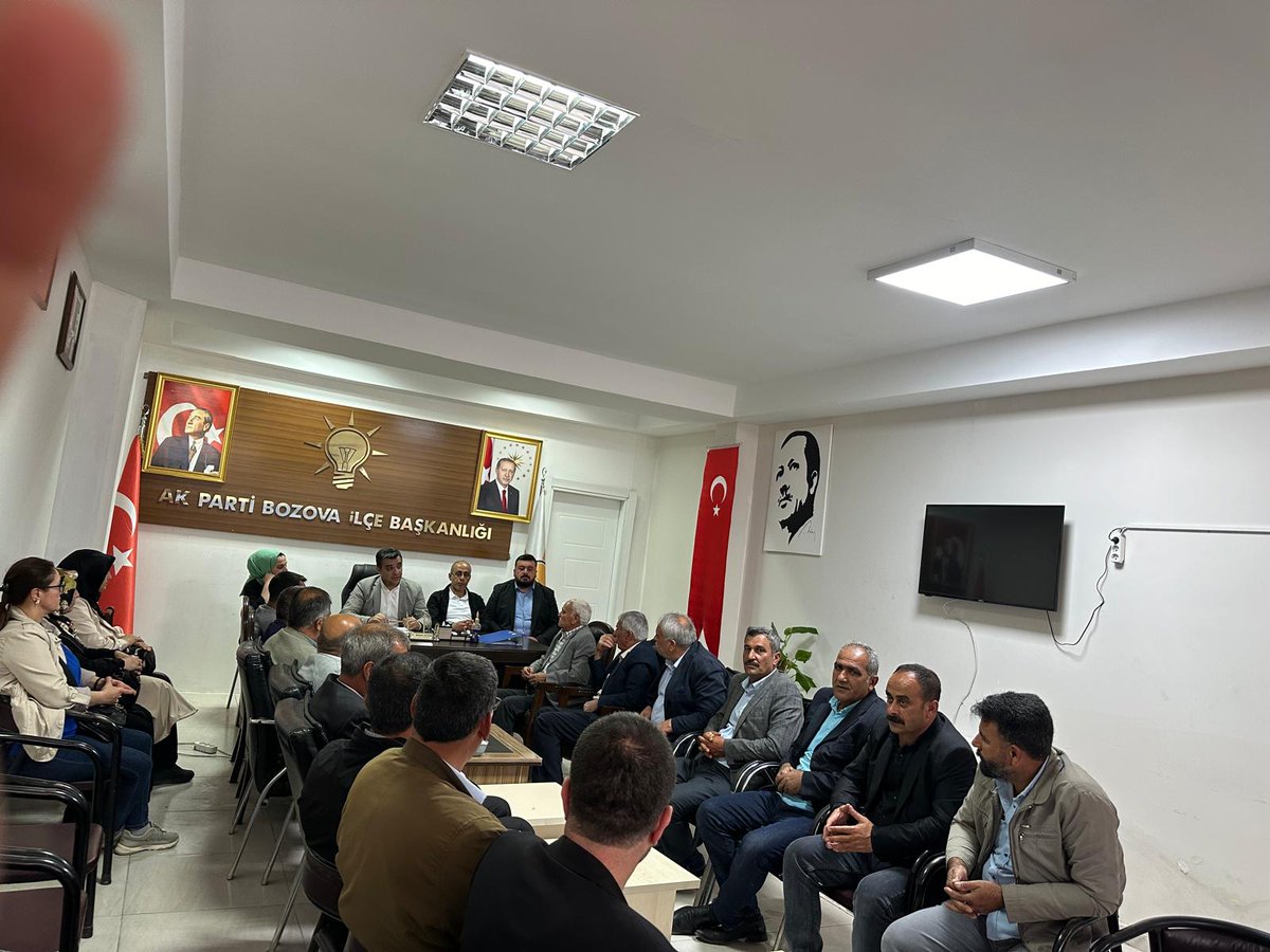 İlçe Başkanımız <a href="/avmehmetakgun/">Mehmet Akgün</a> Riyasetinde İlçe Kordinatörümüz <a href="/ahmtsamdanci/">Ahmet Şamdancı</a> ’nın katılımları ile İlçe Yönetim Kurulu toplantısı gerçekleştirildi.
<a href="/akpartiurfa/">AK PARTİ ŞANLIURFA</a> 
<a href="/milhamigunbegi/">M.İlhami GÜNBEGİ</a> 
<a href="/hakanaksu058/">Hakan AKSU 🇹🇷</a>
<a href="/bybekirbozdag/">Bekir  Bozdağ</a> 
<a href="/abuyukgumus/">Ahmet Büyükgümüş</a>
<a href="/RTErdogan/">Recep Tayyip Erdoğan</a>