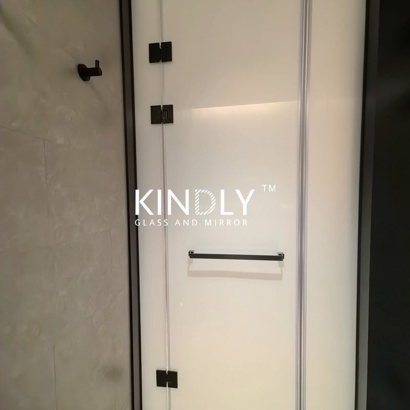 JiangWarren's tweet photo. Clear tempered laminated glass with milky-white PVB
Glass thickness 5+0.76+5mm(55.2)
Black hardwre:Hinges and handrail
Magnetic sealing strips
Safety and Privacy
Customized https://t.co/Goh0Flu3sf