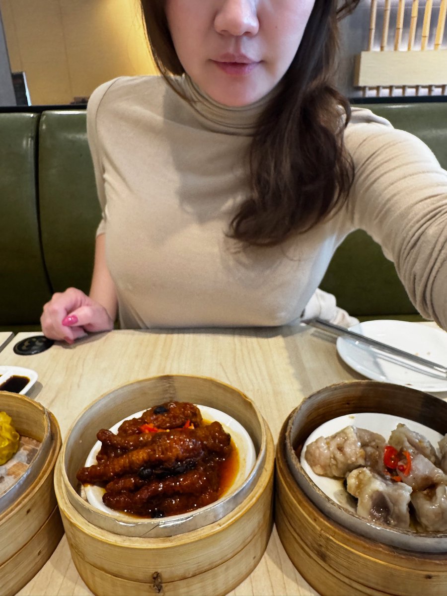 本日行程，早上送兒子上學-中午跟兒子補習班老師約吃飯-下午帶回家
啃一頓

想看影片留言：啃 https://t.co/yyzeaDvJAQ