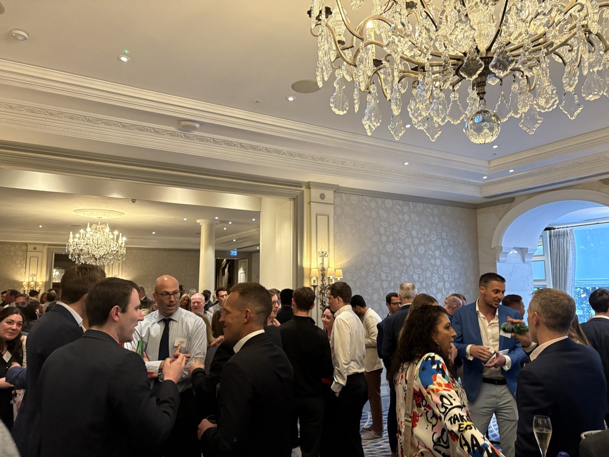 Springboard_UK's tweet photo. A brilliant night at the Arena Networking Savoy Lecture with Karl Atkins & Alex Demetriou of Foodbuy!
Together with @HospAction, we raised £3,730,£1,865 each to support our work in hospitality.
Big thanks to @ArenaNetworking & Lorraine Wood! #ArenaSavoyLecture #SpringboardUK https://t.co/gy8qS0AhOp