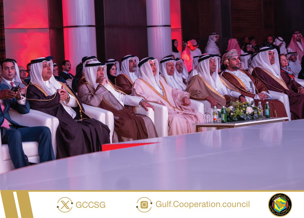 مجلس التعاون (@gccsg) on Twitter photo معالي الأمين العام لمجلس التعاون<a href="/jasemalbudaiwi/">جاسم محمد البديوي</a> : منتدى باب البحرين يمثل منصة نوعية لاستكشاف حلول مبتكرة للتحديات الاقتصادية وسط المتغيرات المتسارعة في الاقتصاد العالمي.
gcc-sg.org/ar/MediaCenter…
#مجلس_التعاون
#مملكة_البحرين معالي الأمين العام لمجلس التعاون<a href="/jasemalbudaiwi/">جاسم محمد البديوي</a> : منتدى باب البحرين يمثل منصة نوعية لاستكشاف حلول مبتكرة للتحديات الاقتصادية وسط المتغيرات المتسارعة في الاقتصاد العالمي.
gcc-sg.org/ar/MediaCenter…
#مجلس_التعاون
#مملكة_البحرين