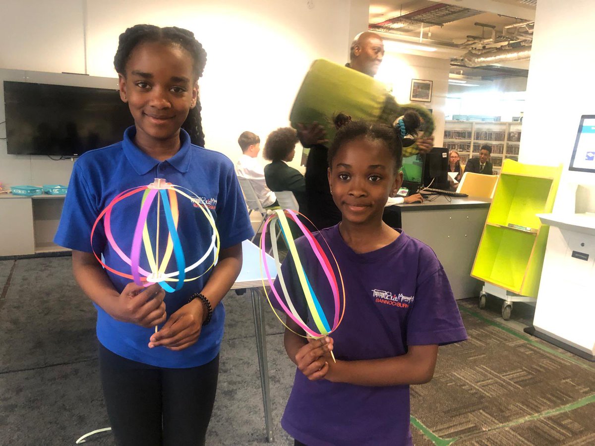 greenwich_clib's tweet photo. We had a fantastic time yesterday at The Greenwich Centre Library making our colourful Maypole whirlygig crafts! A fun and creative way to welcome May — spinning joy for all ages! #LibraryCrafts #Maypole #CommunityFun @GreenwichLibs @Better_UK #LoveYourLibrary @Royal_Greenwich https://t.co/852eGfd9T8