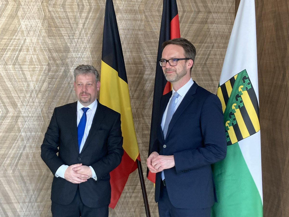 Gestern habe ich Markus Franke, Bevollmächtigter von #Sachsen beim Bund getroffen. 

Besprochen wurde ua:
👉 🇧🇪🇩🇪-Verbindungen
👉 zahlreicher werdende Zusammenarbeit im Bereich von Wissenschaft, Wirtschaft, Kultur 

Vielen Dank für den konstruktiven Austausch 🤝