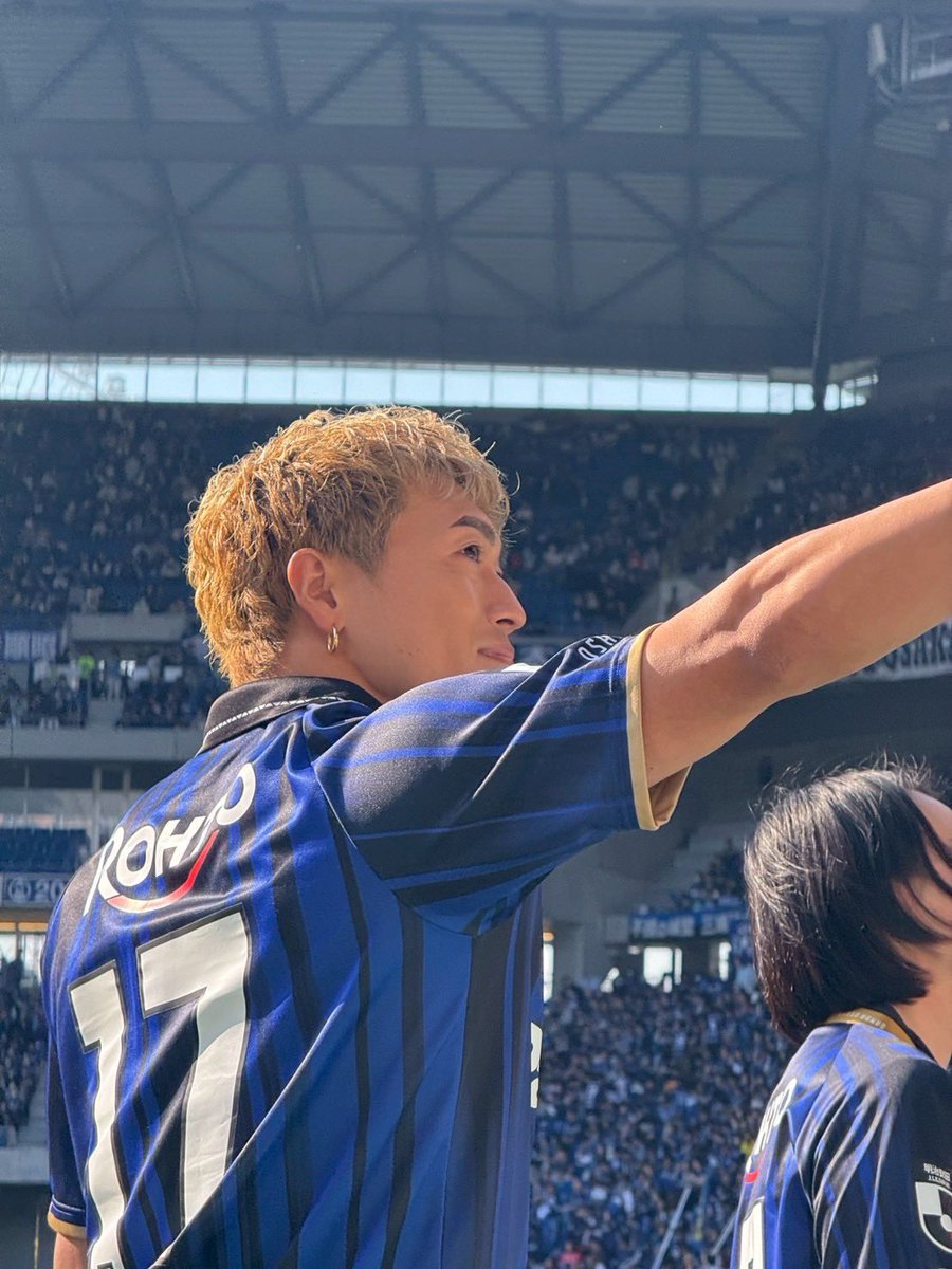 Nakatsuka_staff's tweet photo. 📸 明治安田J1リーグ 第13節 ガンバ大阪vs京都サンガF.C.戦 オフショット

ご来場頂いた、ガンバ大阪 サポーターの皆様ありがとうございました !!
勝利もおめでとうございます✌️

=====
" True or  Doubt "
https://t.co/xhYyGLBKD5
=====

#GENERATIONS #中務裕太
#GENE_中務裕太
＠GAMBA_OFFICIAL https://t.co/9l0vdnSyQ6