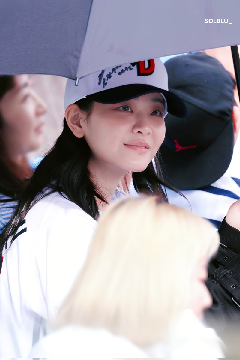 solblu_'s tweet photo. 250427 두산 시구 HQ
#정수빈 #ChungSuBin @chungsubin47 https://t.co/Rm4ySblpwN