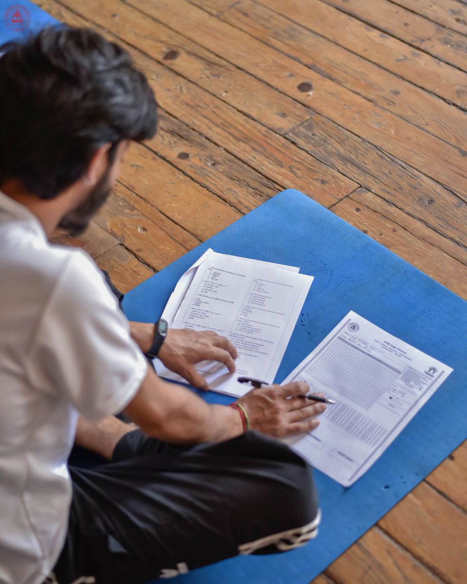 aymindia's tweet image. Glimpses of Practical + Written Exam Session at AYM Yoga Teachers Training School, Rishikesh
#exams #examtime #examchallenge #yogapracticedaily #yogatraining 
.
.
.
.
.
.
.
.
#MouniRoy #KesariVeerTrailer #NTRNeel #vivoT45G