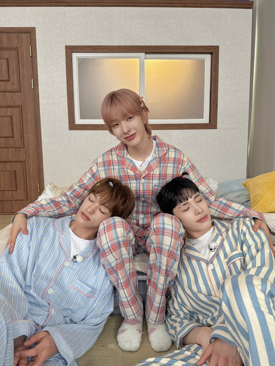 NEXZ_official's tweet photo. [#돌들의침묵]

넥스지. 이제 불 끄고 잘 시간이야.

#NEXZ
#O_RLY #NEXZ_O_RLY
#MUPLY #SilenceOfIdol https://t.co/3NHifLmxzH