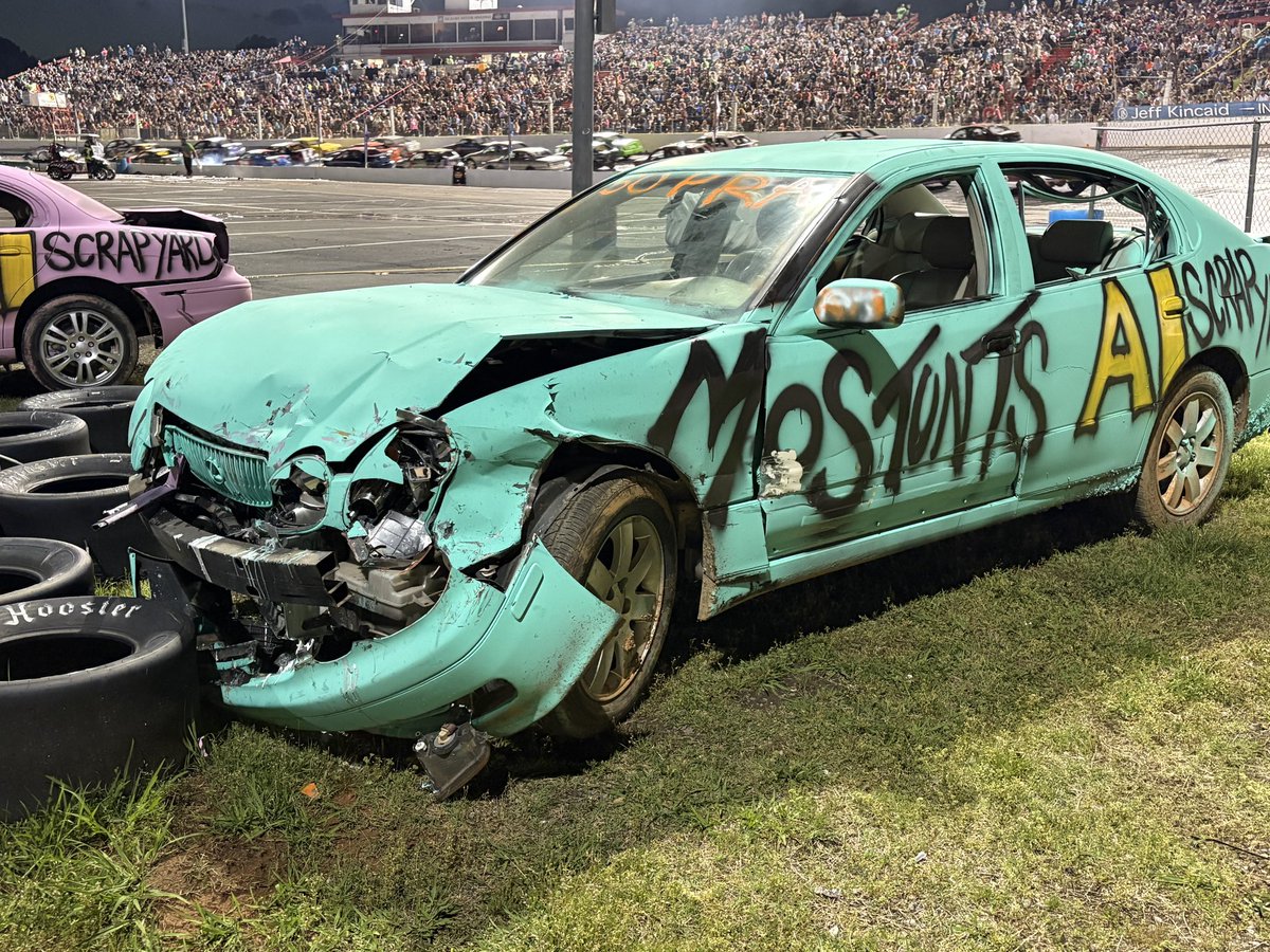 Mostunts's tweet image. Using the speedometer app for a car jump and they wanted to rat on me... 😆 💥