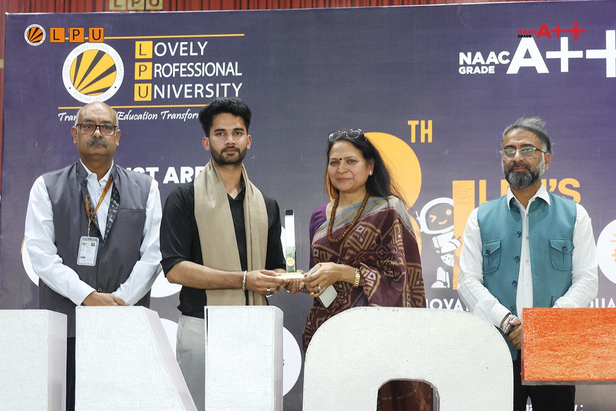 dsw_lpu's tweet image. 🚀 Innotek 2025 kicks off at LPU with a power-packed opening ceremony!

Inaugurated by Pro-Chancellor Col. Dr. Rashmi Mittal, the event celebrates innovation, creativity &amp;amp; future-ready minds. 🌟

#Innotek2025 #LPUInnovation #EduRevolution #FutureCreators #LPUEvents