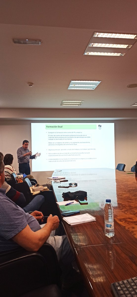 Confeformacion's tweet image. 📢Estamos celebrando encuentros con Coordinadores de #FPDual en Euskadi. Es un espacio de reflexión sobre los cambios de la nueva Dual y la colaboración con las empresas. ¡Trabajando por una #FormaciónDual  fuerte y arraigada en nuestras empresas! ¡Hoy y mañana en Bizkaia!