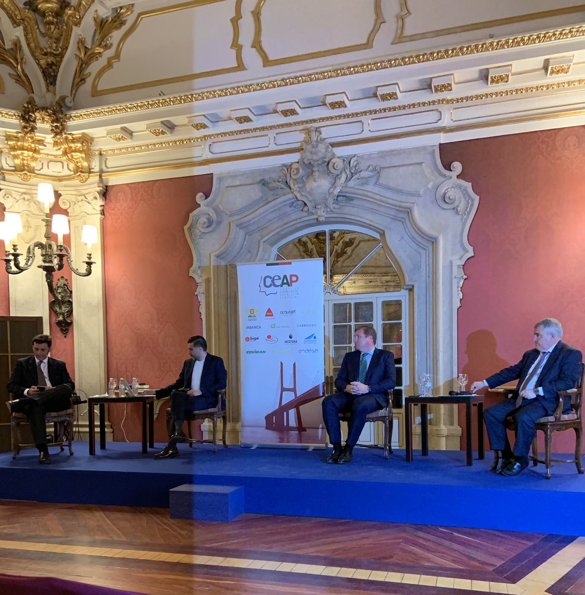 Mesa redonda en el Consulado de Portuense Sevilla, sobre la importancia económica de Toro en la Península Ibérica, con Lorenzo Clemente, Javier Moya y Rafael Peralta