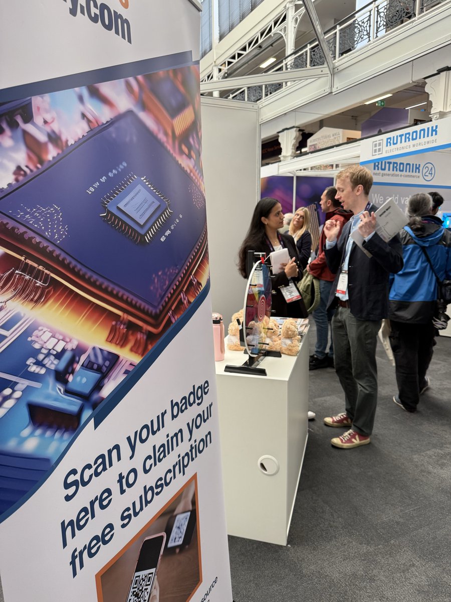 ElectronicsNews's tweet image. Last week, Electronics Weekly attended Hardware Pioneers trade show in London ✨

Thanks to everyone who dropped by our stand and congratulations to those lucky enough to win Chip the Bear 🐻!

#ElectronicsWeekly #HardwarePioneers #ElectronicsIndustry #ChipTheBear