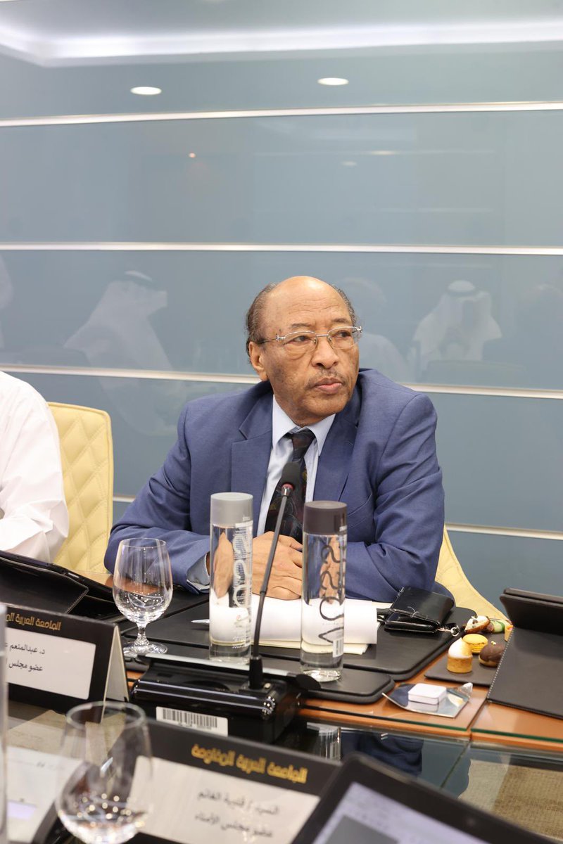 ⸻

نستذكر اليوم بكل تقدير ومحبة الأخ الدكتور عبد المنعم عثمان، أحد القامات الأكاديمية البارزة في العالم العربي. شغل منصب عميد برامج التربية في الجامعة العربية المفتوحة، ليتولى بعدها إدارة المكتب الإقليمي لليونيسكو للدول العربية.  وكان عضوًا في مجلس أمناء الجامعة، وعضوًا في لجنة