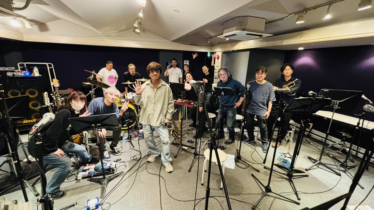 famTWUNE's tweet photo. PARISTAR LIVE!
いっしょに盛り上がれて
サイコ〜でした!ありがとう
また呼んでねー!
TWUNEを宜しく(笑)
あ、
ゆるい常YouTubeも観て〜
https://t.co/vfBHXS9TS3
(*´∇`*)/
#PARISTAR
#TWUNE
#5/23常演会西川口 https://t.co/iVJmJj4E76