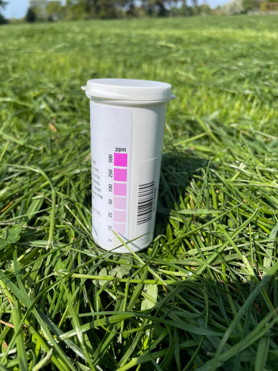 Grass testing = smarter silage decisions.

Sample taken Thursday, cutting was planned for Monday…
Results showed it needed more time — now rescheduled for better quality.

On-farm services that make a difference.
#masseyfeeds #focusedonnutrition #silage2025 #grasssampling