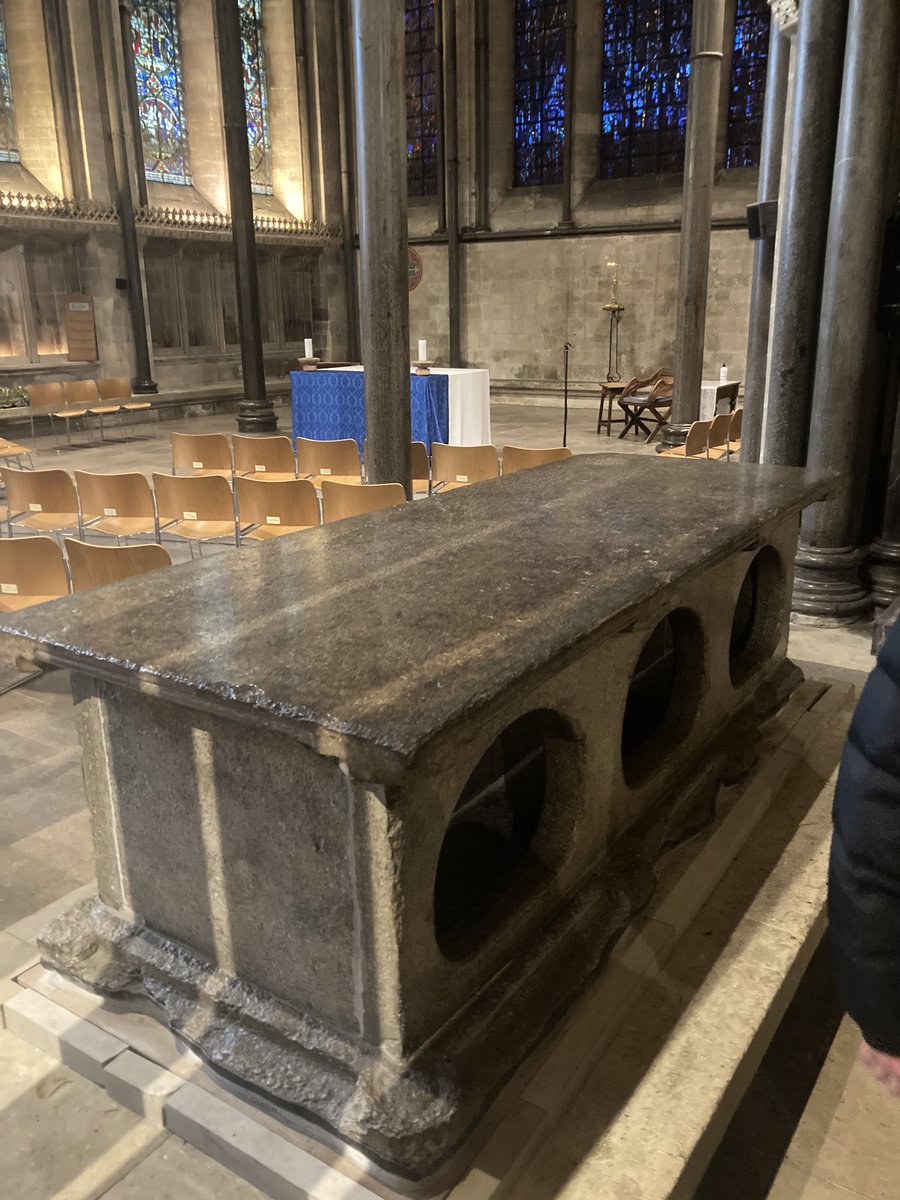 theaksy's tweet photo. I learnt about the concept of ‘foramina’ tombs the other day researching about the shrine of St. Osmund, Bishop of Sarum (Salisbury!) - fascinating stuff! https://t.co/4bGrNASu5h