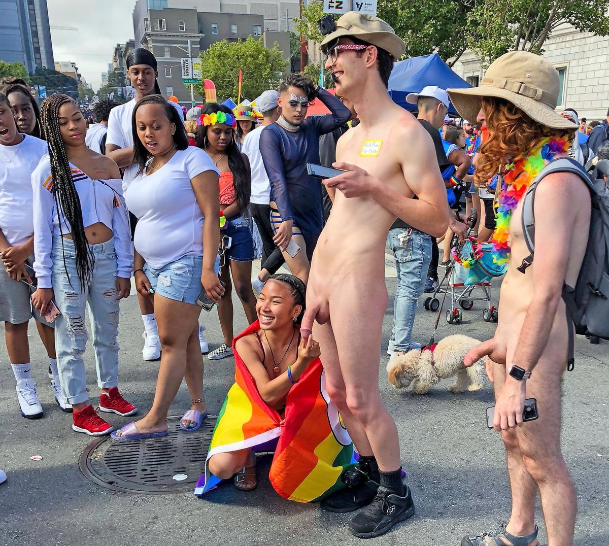 DestiNaked tweet media