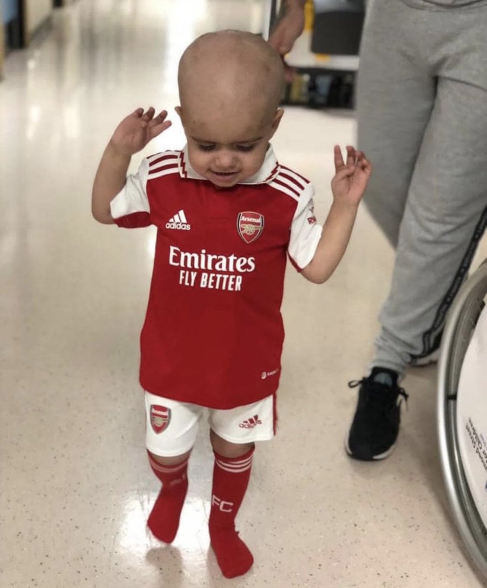 One of our own, Junior Gunner Isla Hoskins, 5, passed away peacefully on Easter Sunday after fighting bravely for most of her life in <a href="/GreatOrmondSt/">Great Ormond Street Hospital for Children</a> 

Her parents would be honoured if we could all take a moment &amp; give her an applause 5 minutes into tonight’s game. 

RIP Isla 🕊️