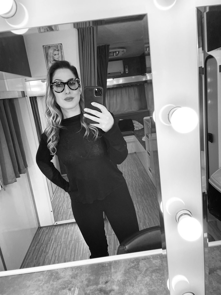 A very exciting new episode of <a href="/dizibahar/">Bahar</a> on <a href="/ShowTV/">Show TV</a> tonight 💫
Efsane bir “Bahar” bölümü geliooo bu akşam…İyi seyirler! 

<a href="/mfyapimtv/">MF YAPIM</a>