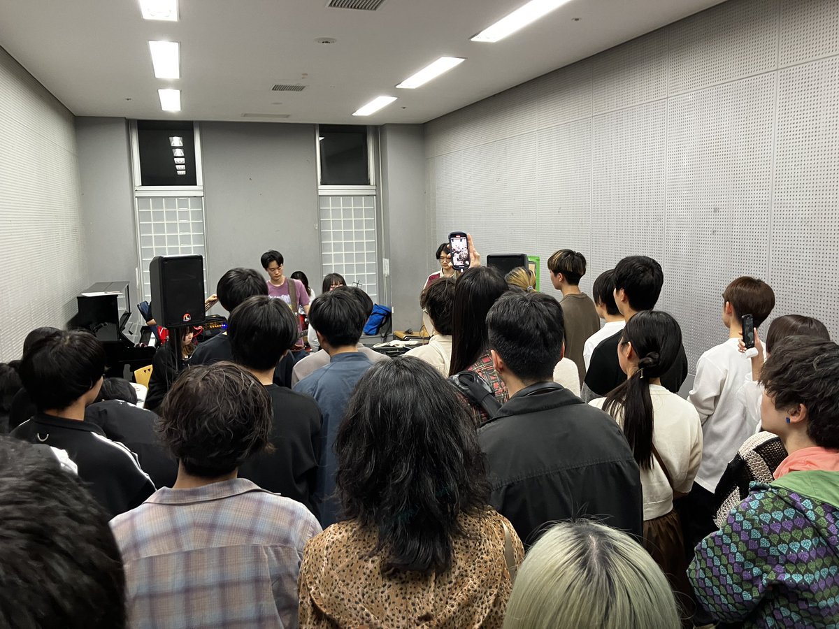 ラスト単独新歓
2曲目始まりました！
学生会館B105です！
